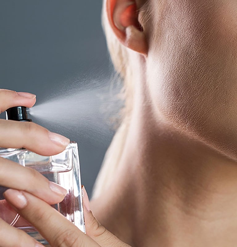 woman-perfume-face_lg